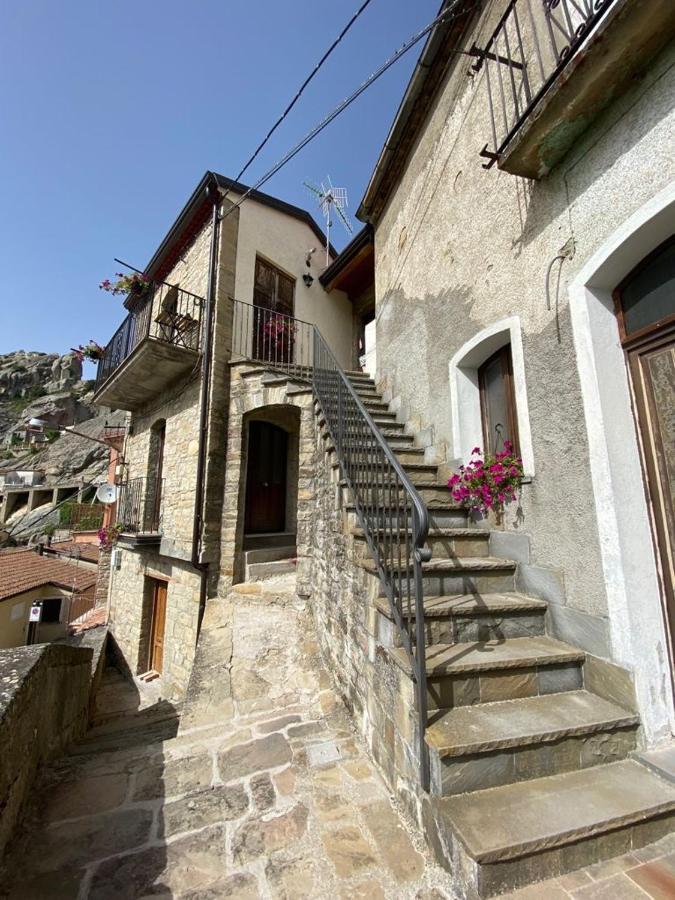 La Pietra Gialla Пьетрапертоза Экстерьер фото